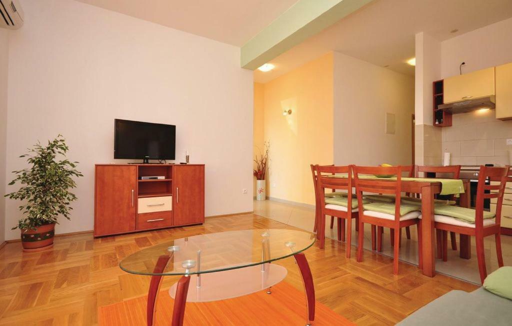 Apartment Orange Макарська Екстер'єр фото