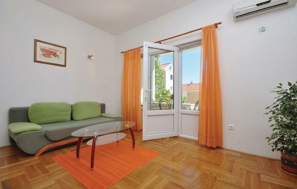 Apartment Orange Макарська Екстер'єр фото